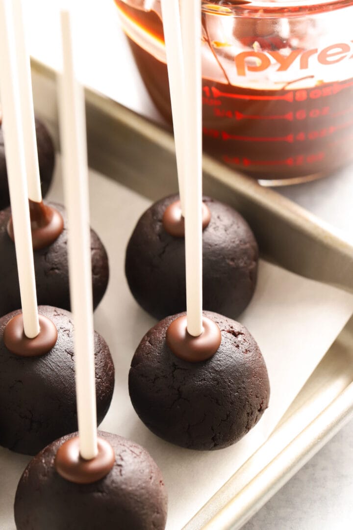cake pops without a chocolate coating after the sticks have been added